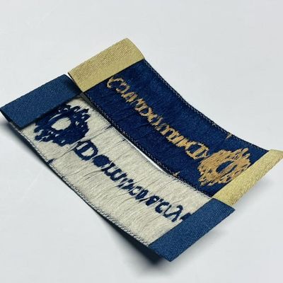 Handwerk geborduurde geweven kleding etiketten op maat voor T-shirt