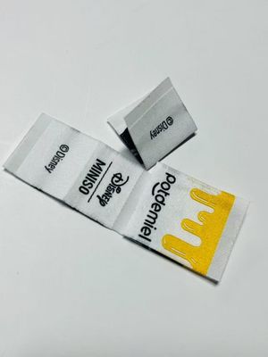 Custom Woven Kleding Labels Kleding Tags 0.4mm Logo 5000pcs