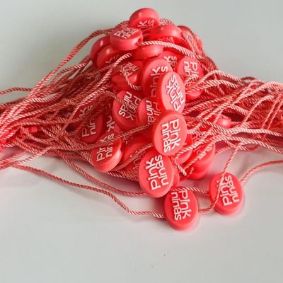 OEM Bulk Quantities Plastic Fastener Hang Tags Met Snap Lock Pins En Beveiligingslussen