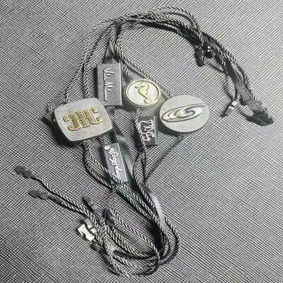 Rechthoekige zwarte hangtag draad dikte 0.2mm Aantal 100 stuks Essentieel voor het labelen van kledingstukken en accessoires